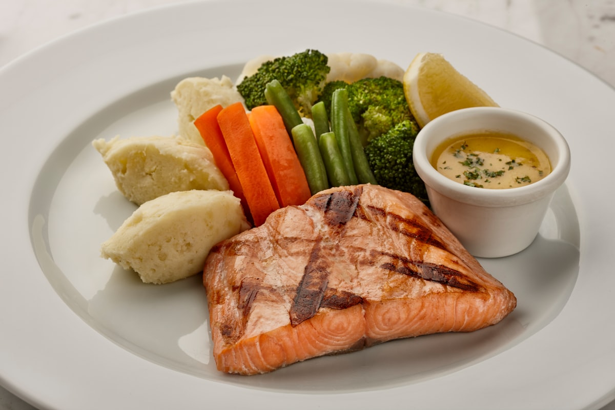 Salmón a la papillota con hierbas aromáticas